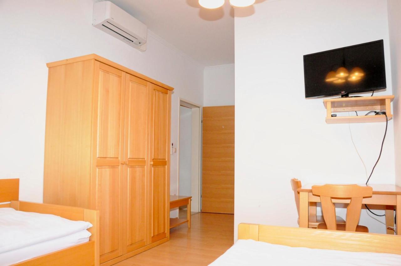 Privatzimmer Familie Schwarz Viena Habitación foto